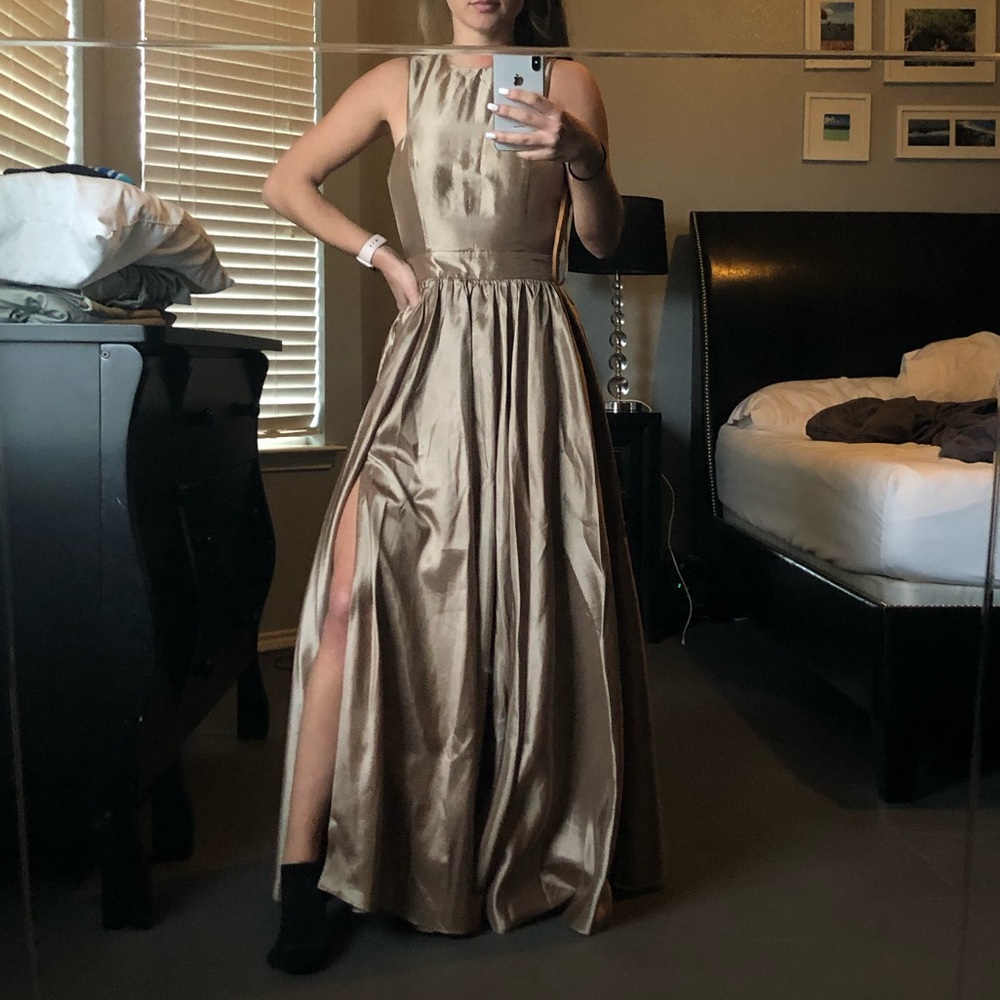 Fame & Partners gold formal/prom dress